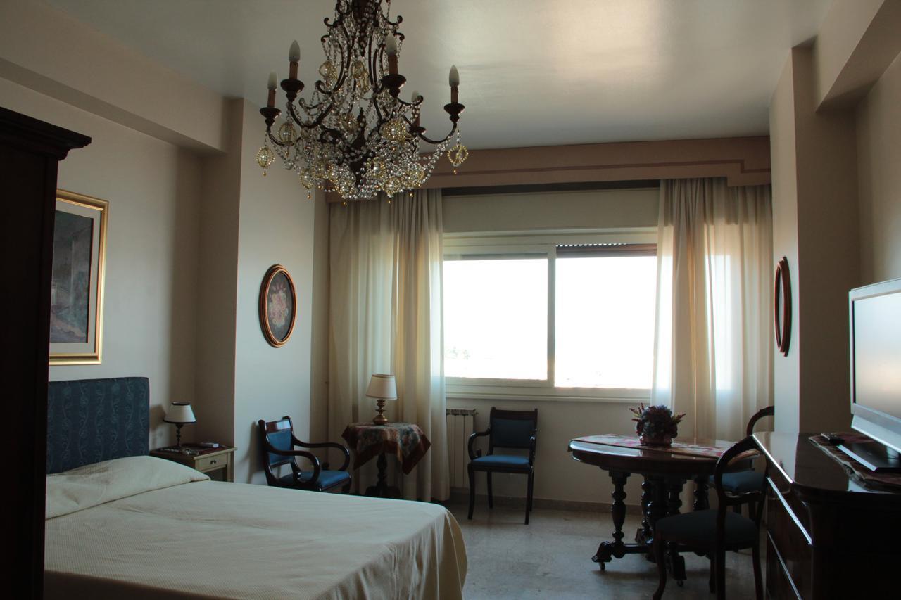 B.&B Margaret'S House Bed & Breakfast มิลาซโซ ภายนอก รูปภาพ