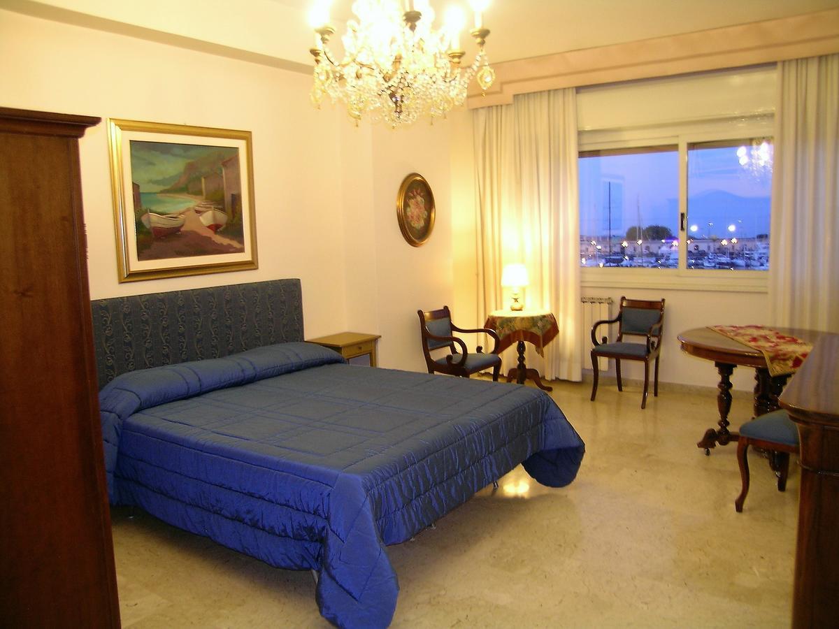 B.&B Margaret'S House Bed & Breakfast มิลาซโซ ภายนอก รูปภาพ